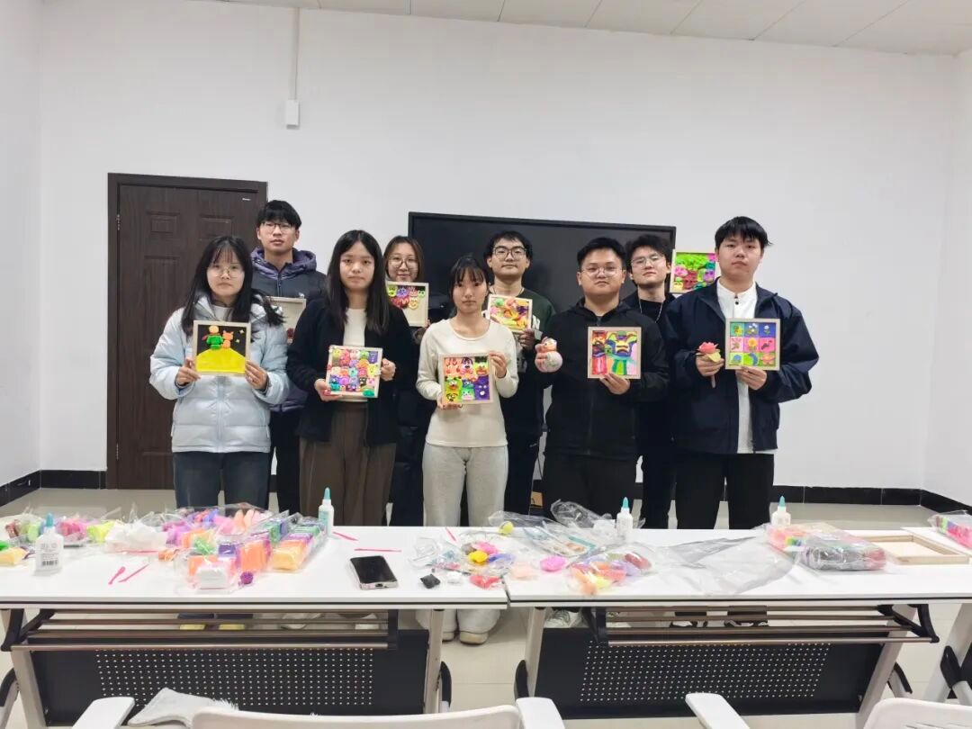 今年会官方网站举办“‘泥’好，情绪拼图”活动